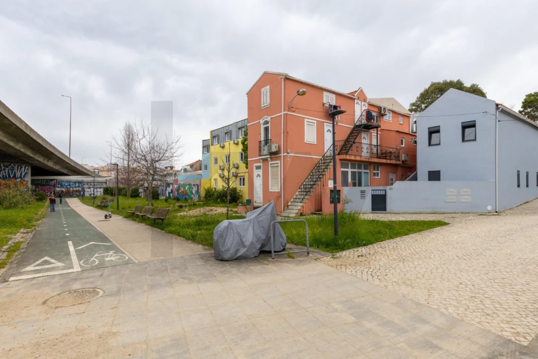 Apartamento T1 para Venda em Campolide Foto 19