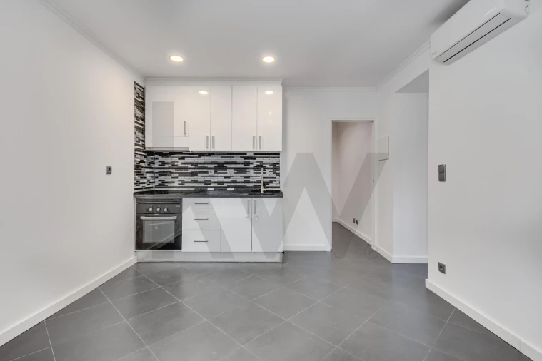 Apartamento T1 para Venda em Campolide Foto 9