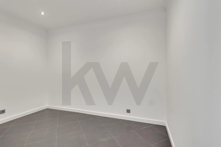 Apartamento T1 para Venda em Campolide Foto 11