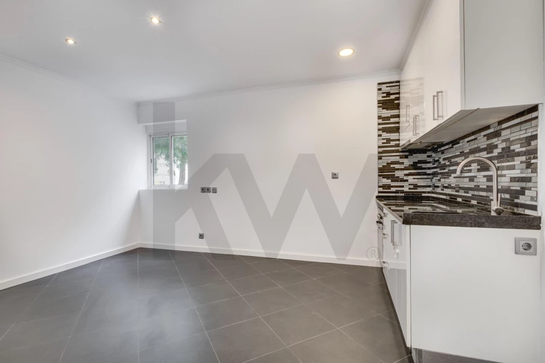 Apartamento T1 para Venda em Campolide Foto 7