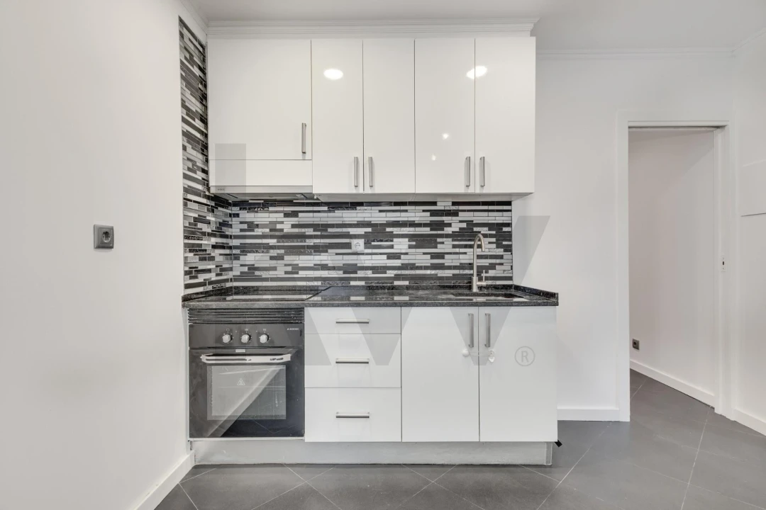 Apartamento T1 para Venda em Campolide Foto 10