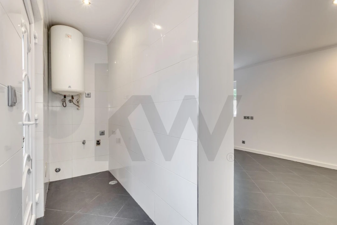 Apartamento T1 para Venda em Campolide Foto 14