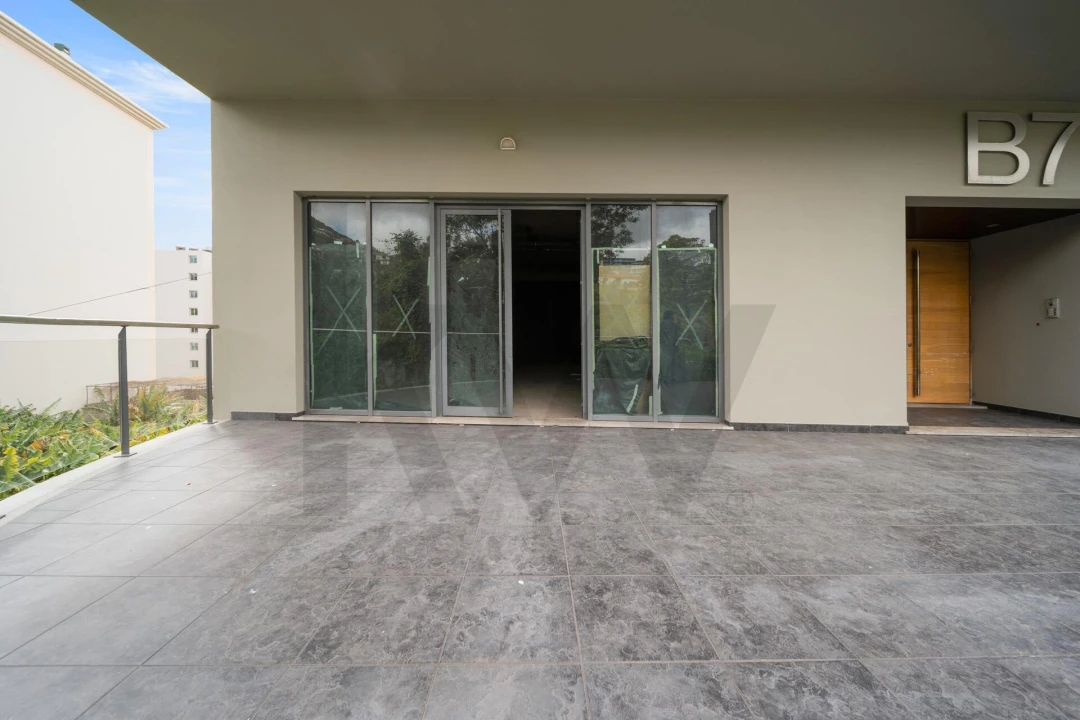 Loja para Arrendamento em São Martinho Foto 21