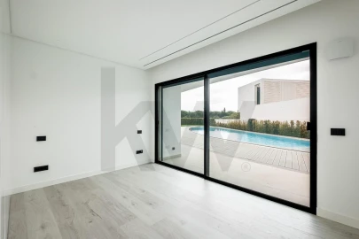 Moradia T5 para Venda em Quarteira