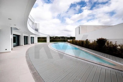 Moradia T5 para Venda em Quarteira