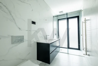 Moradia T5 para Venda em Quarteira