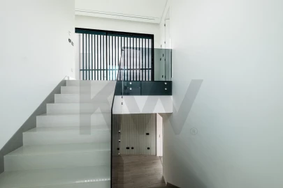 Moradia T5 para Venda em Quarteira