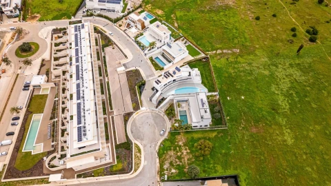 Moradia T5 para Venda em Quarteira