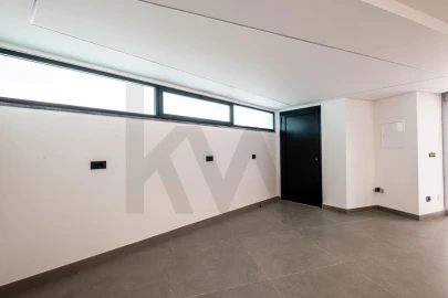 Moradia T5 para Venda em Quarteira