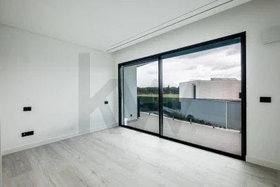 Moradia T5 para Venda em Quarteira