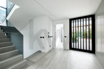 Moradia T5 para Venda em Quarteira