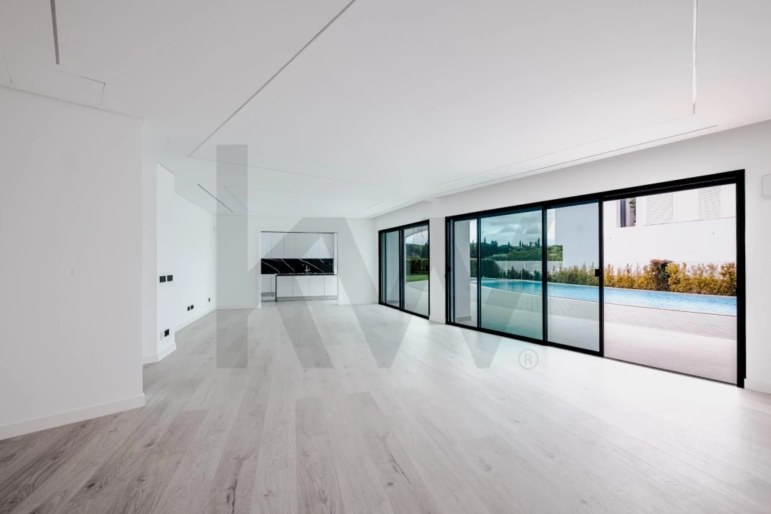 Moradia T5 para Venda em Quarteira Foto 7