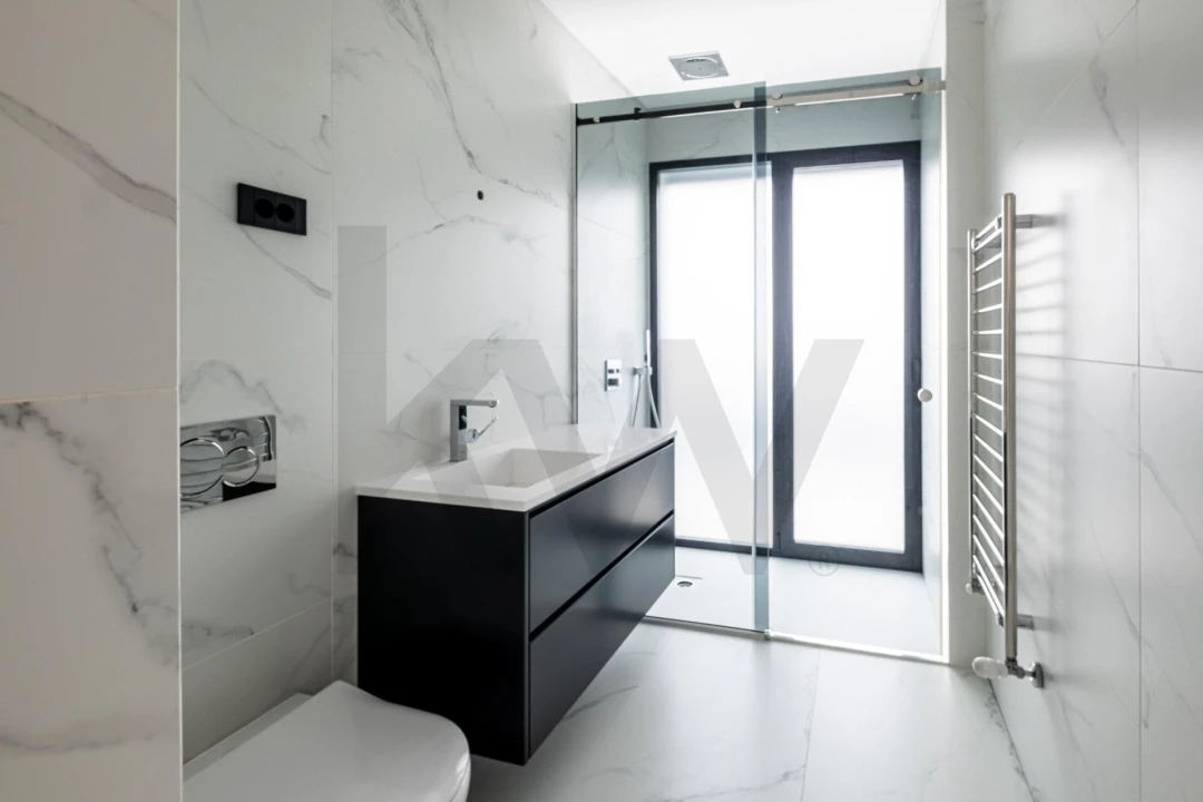 Moradia T5 para Venda em Quarteira Foto 41