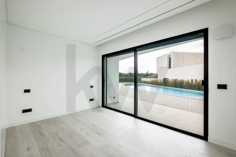 Moradia T5 para Venda em Quarteira Foto 26