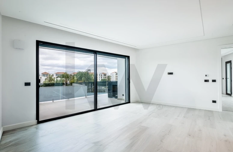 Moradia T5 para Venda em Quarteira Foto 35