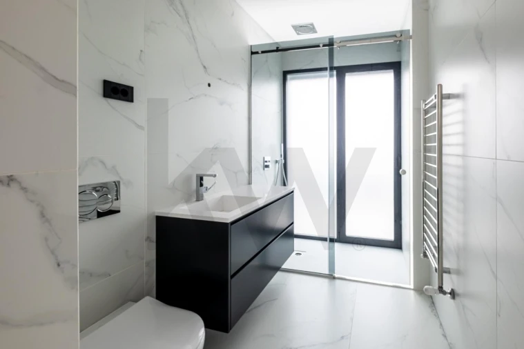 Moradia T5 para Venda em Quarteira Foto 41