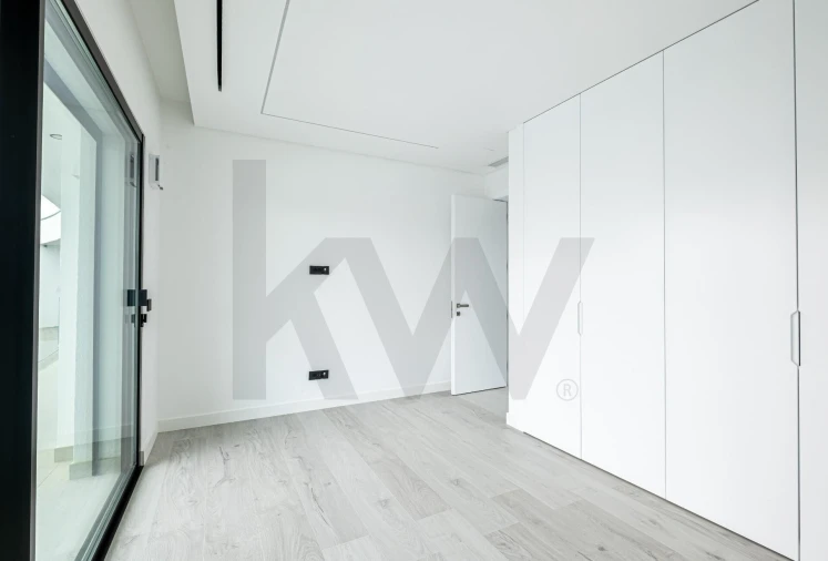 Moradia T5 para Venda em Quarteira Foto 27