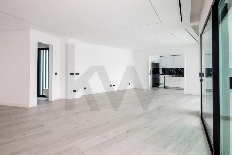 Moradia T5 para Venda em Quarteira Foto 12