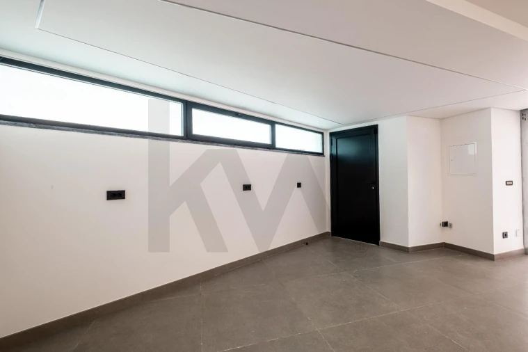 Moradia T5 para Venda em Quarteira Foto 49