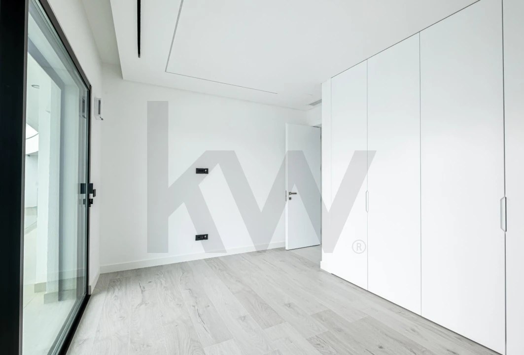 Moradia T5 para Venda em Quarteira Foto 27