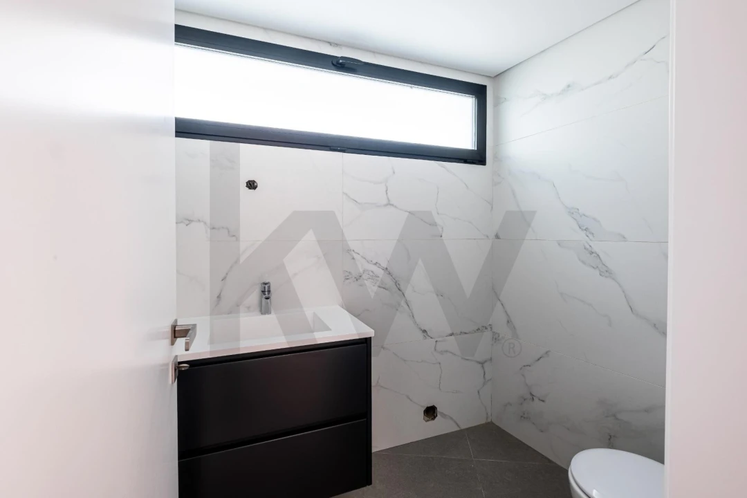 Moradia T5 para Venda em Quarteira Foto 47