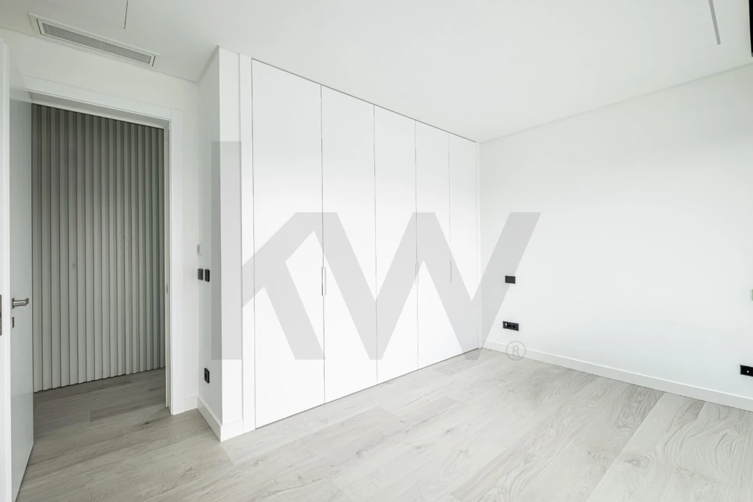 Moradia T5 para Venda em Quarteira Foto 38