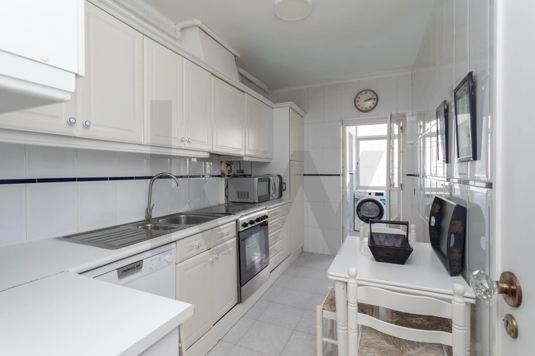 Apartamento T2 para Venda em Carcavelos e Parede Foto 21