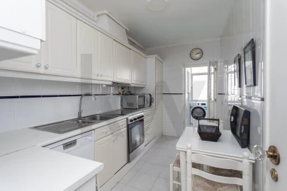 Apartamento T2 para Venda em Carcavelos e Parede