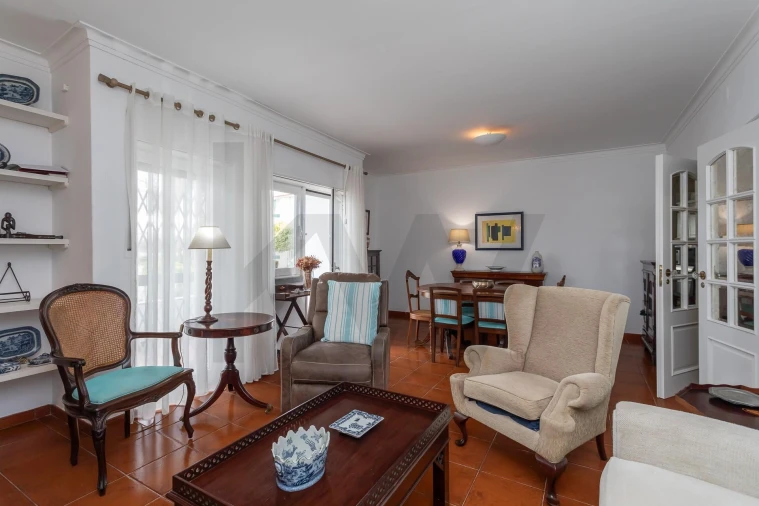 Apartamento T2 para Venda em Carcavelos e Parede Foto 7