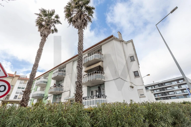 Apartamento T2 para Venda em Carcavelos e Parede Foto 27