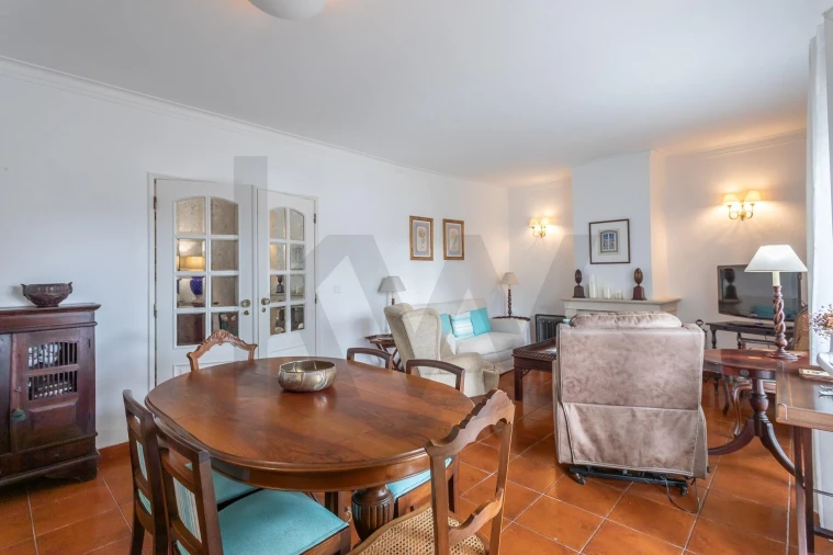 Apartamento T2 para Venda em Carcavelos e Parede Foto 5