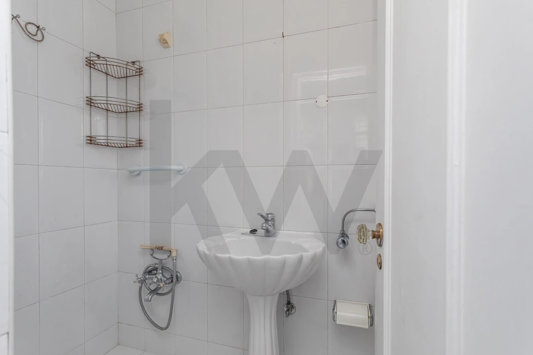 Apartamento T2 para Venda em Carcavelos e Parede Foto 25
