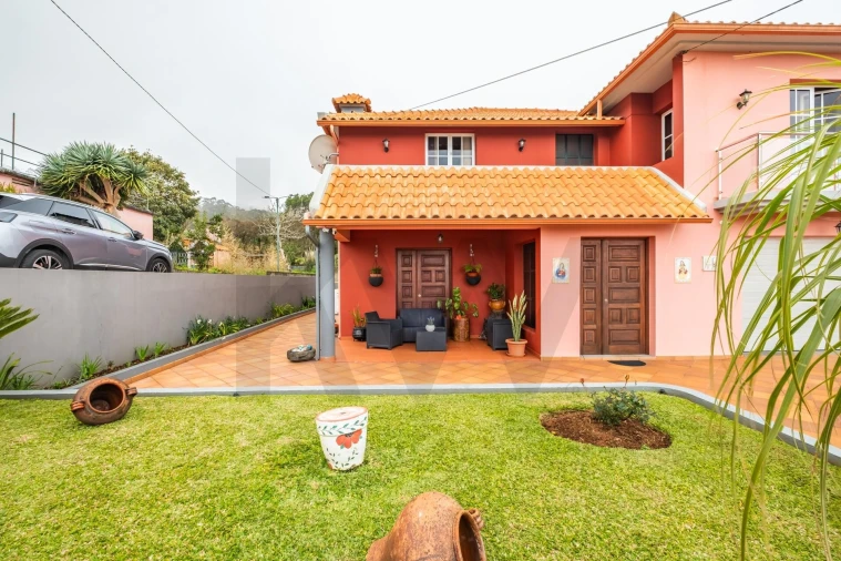 Moradia T3 para Venda em Porto Moniz Foto 3