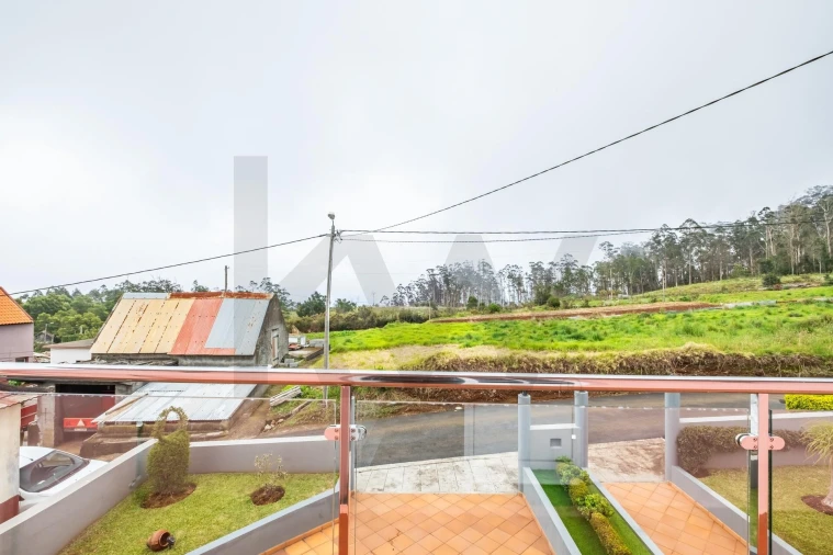 Moradia T3 para Venda em Porto Moniz Foto 51