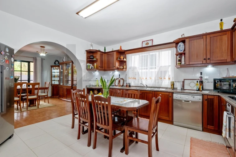 Moradia T3 para Venda em Porto Moniz Foto 14