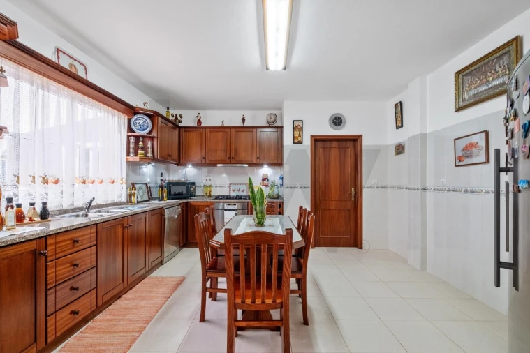 Moradia T3 para Venda em Porto Moniz Foto 13