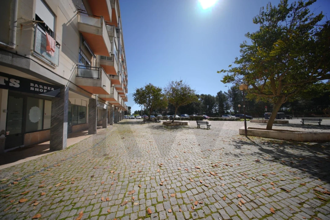 Loja para Venda em Oeiras e São Julião da Barra, Paço de Arcos e Caxias Foto 2