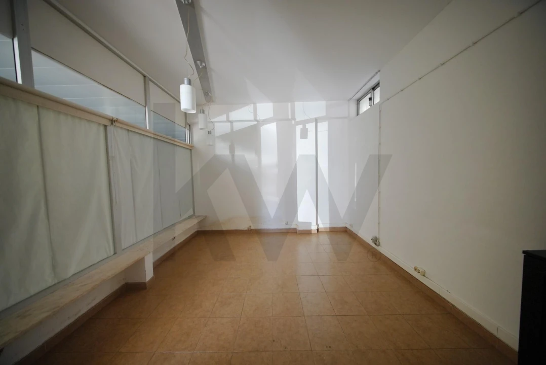 Loja para Venda em Oeiras e São Julião da Barra, Paço de Arcos e Caxias Foto 4