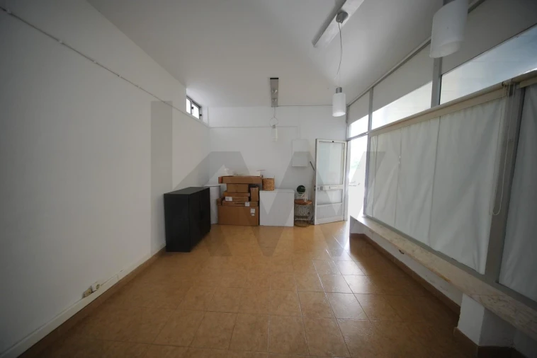 Loja para Venda em Oeiras e São Julião da Barra, Paço de Arcos e Caxias Foto 6