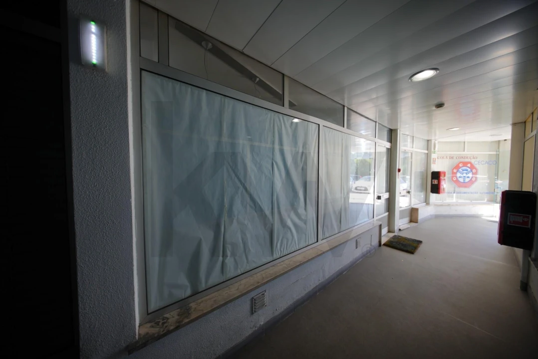 Loja para Venda em Oeiras e São Julião da Barra, Paço de Arcos e Caxias Foto 9