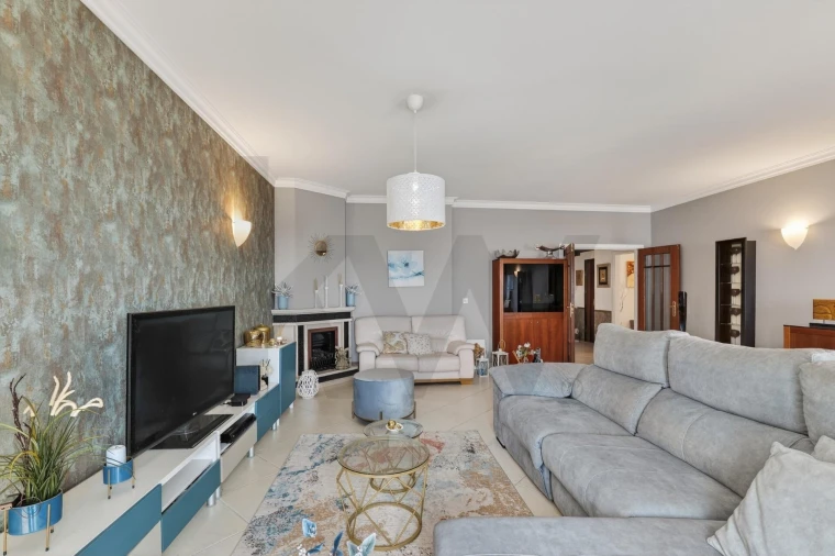 Apartamento T4 para Venda em Póvoa de Santa Iria e Forte da Casa Foto 3