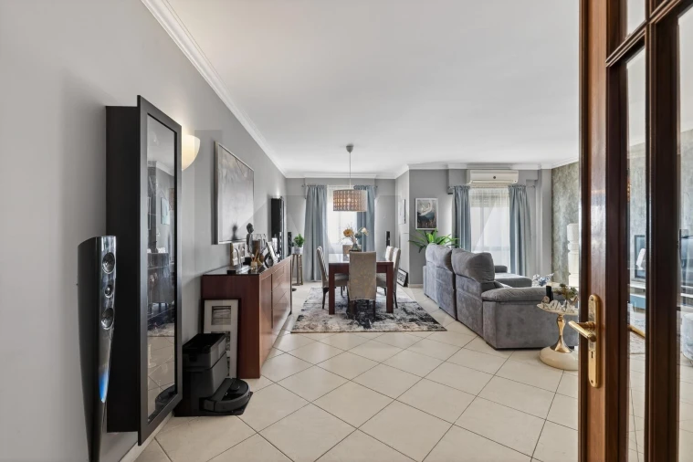 Apartamento T4 para Venda em Póvoa de Santa Iria e Forte da Casa Foto 8