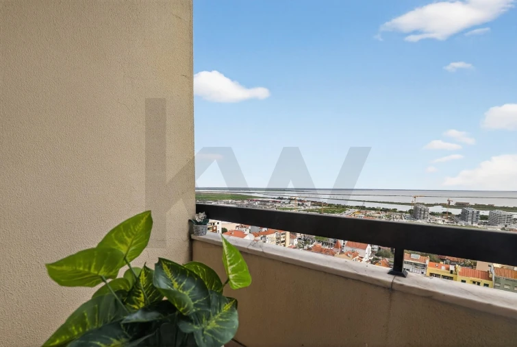 Apartamento T4 para Venda em Póvoa de Santa Iria e Forte da Casa Foto 5