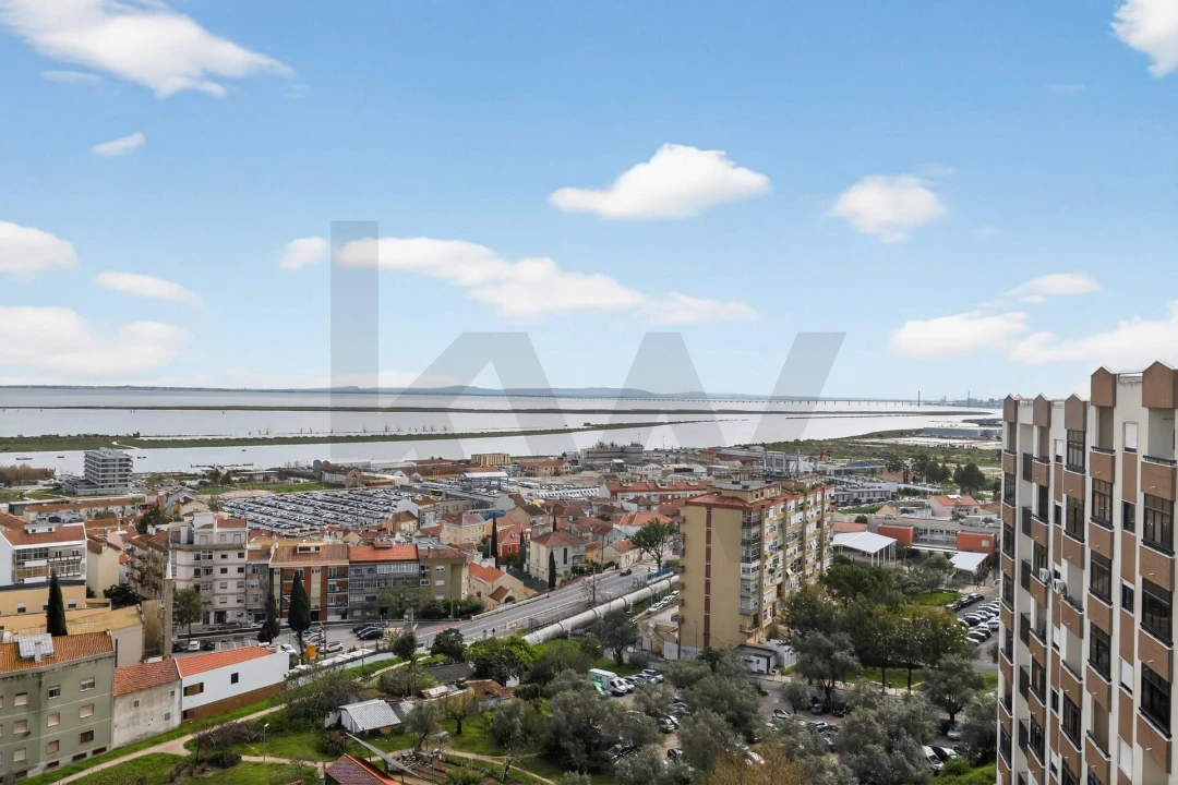Apartamento T4 para Venda em Póvoa de Santa Iria e Forte da Casa Foto 7