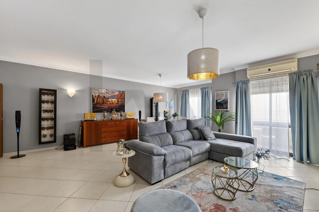 Apartamento T4 para Venda em Póvoa de Santa Iria e Forte da Casa Foto 2