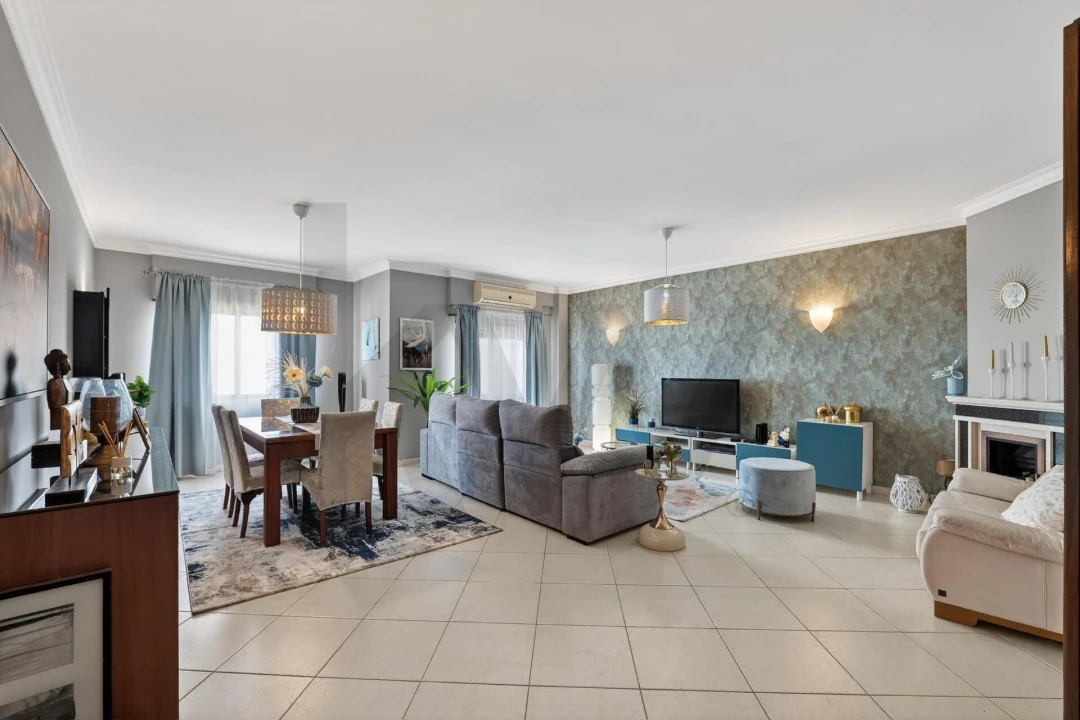 Apartamento T4 para Venda em Póvoa de Santa Iria e Forte da Casa Foto 1