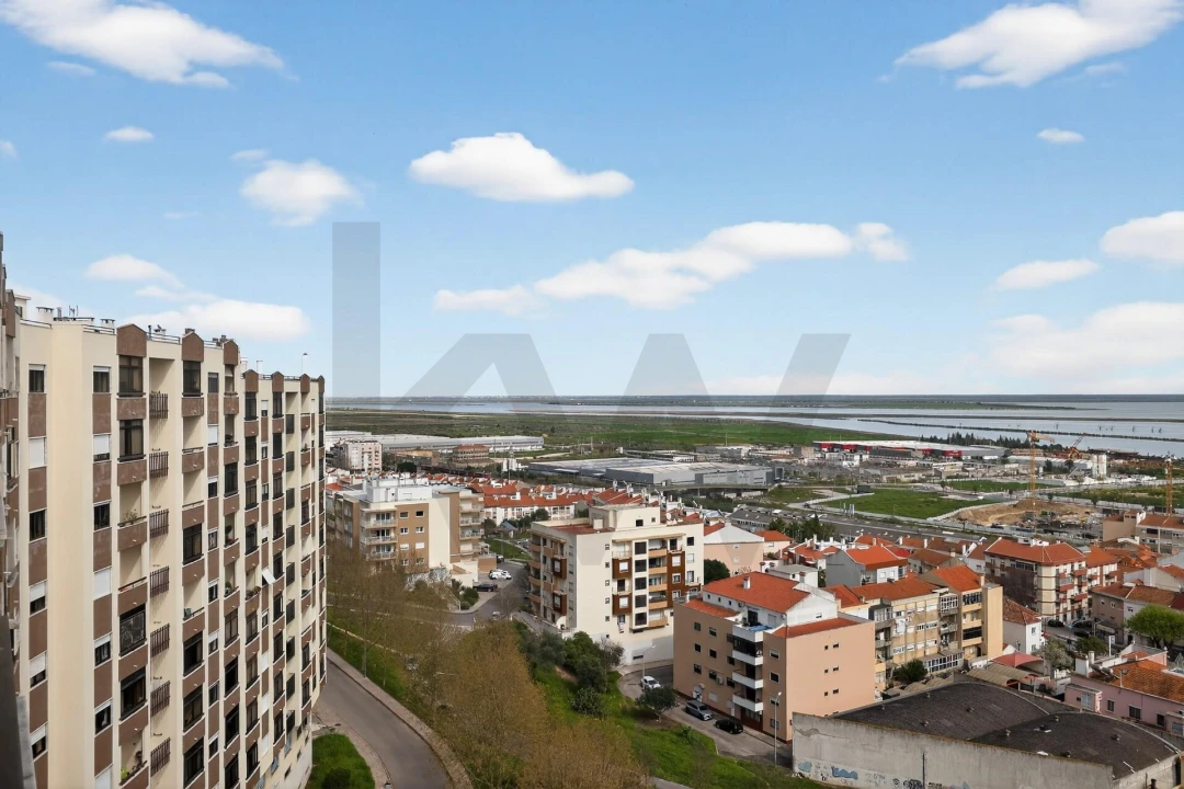 Apartamento T4 para Venda em Póvoa de Santa Iria e Forte da Casa Foto 6