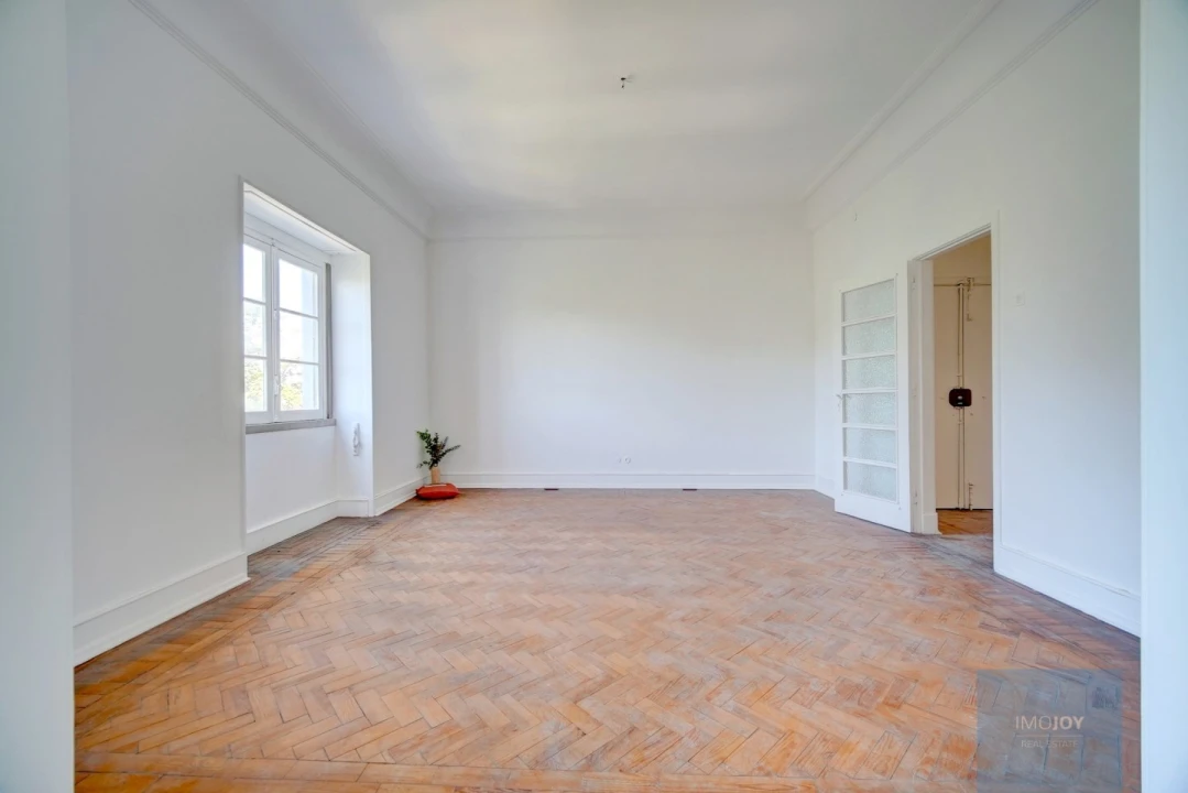 Apartamento T5 para Venda em Avenidas Novas Foto 3
