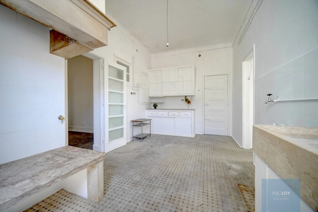 Apartamento T5 para Venda em Avenidas Novas Foto 9