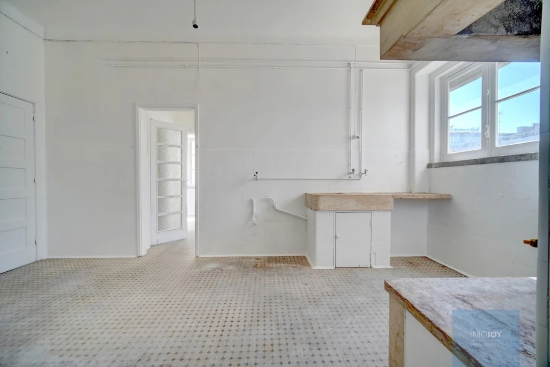 Apartamento T5 para Venda em Avenidas Novas Foto 10